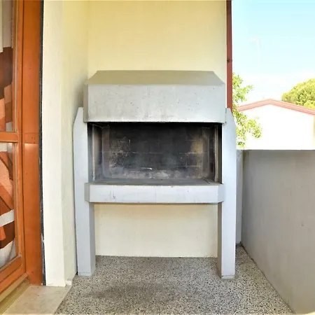 Апартаменти Villaggio Anna